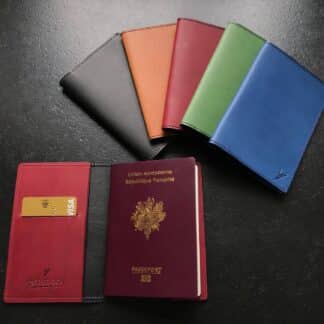 Voir le produit Porte-passeport Hector du marchand 5ème Génération