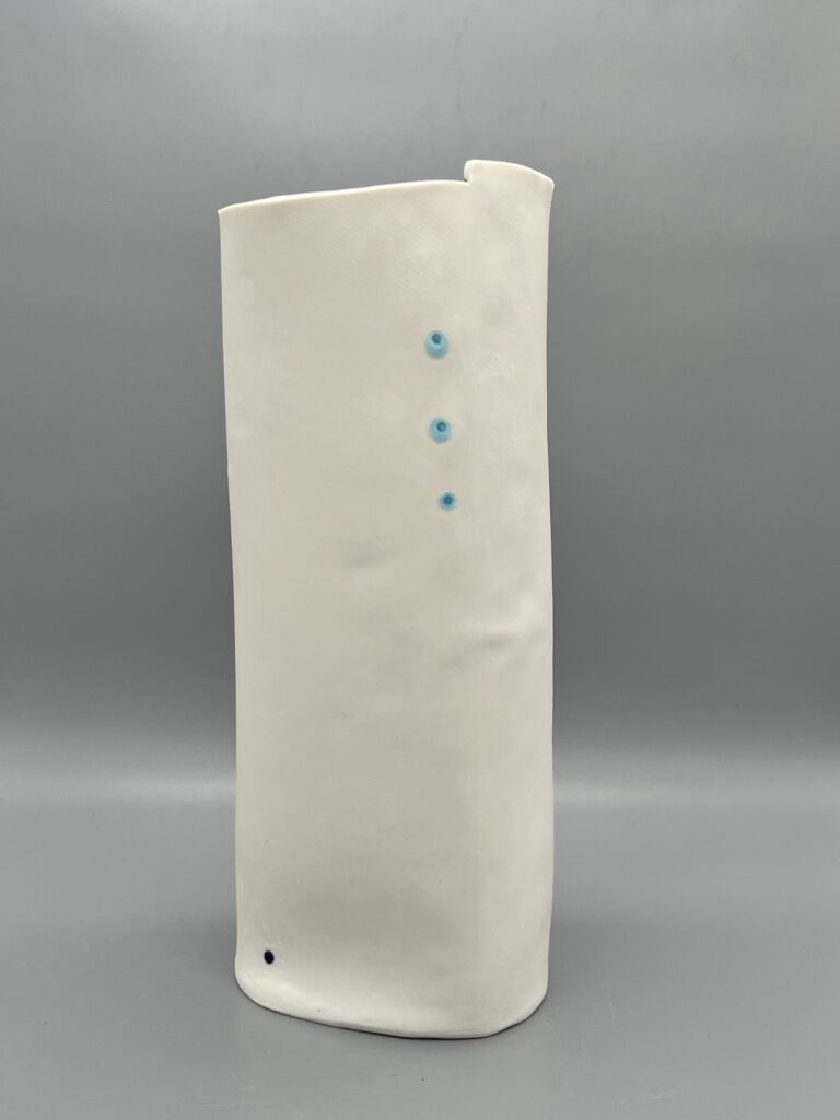 Vase en hauteur Porcelaine (diam 9cm, haut 22cm)